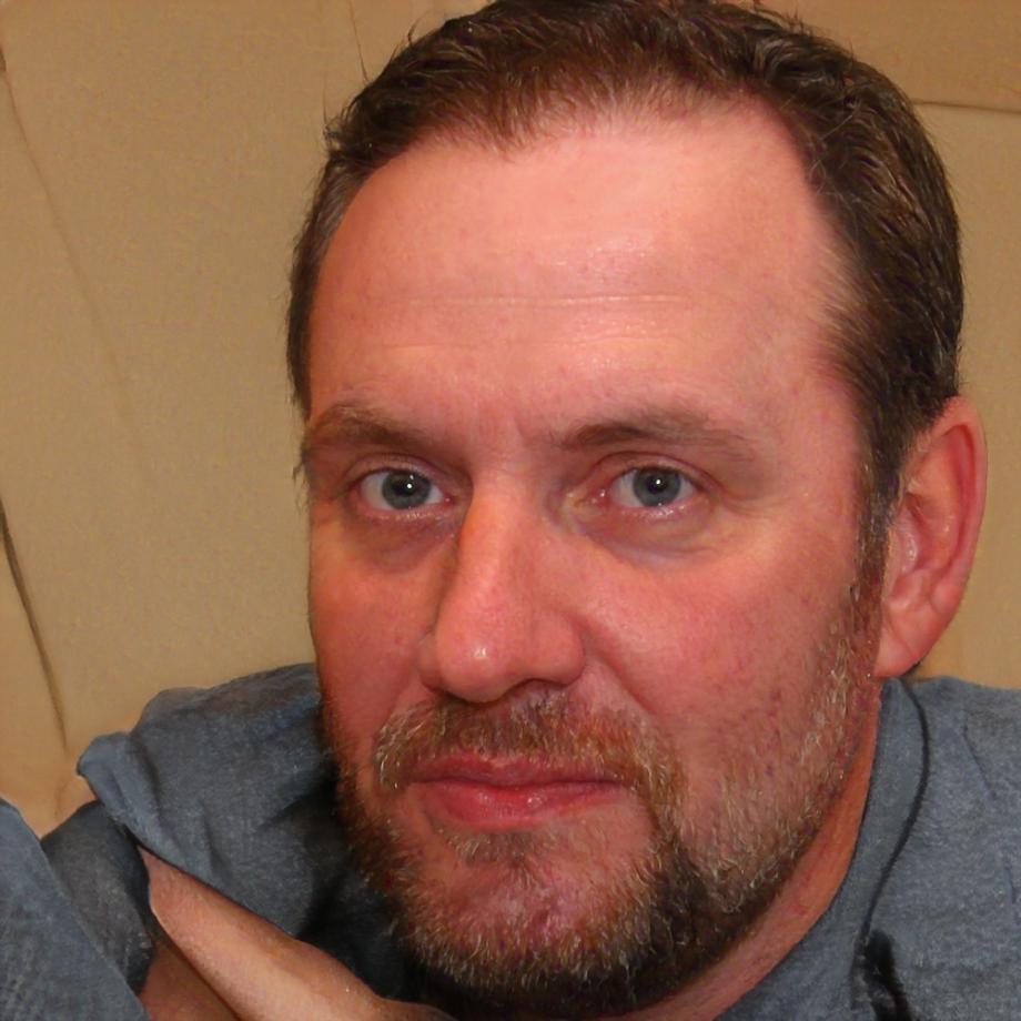 Instructor Torvald Hagen teaching financial planning methods